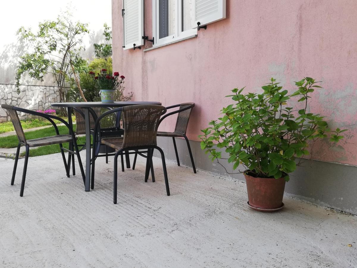 Apartment Sanja Premantura Exterior photo