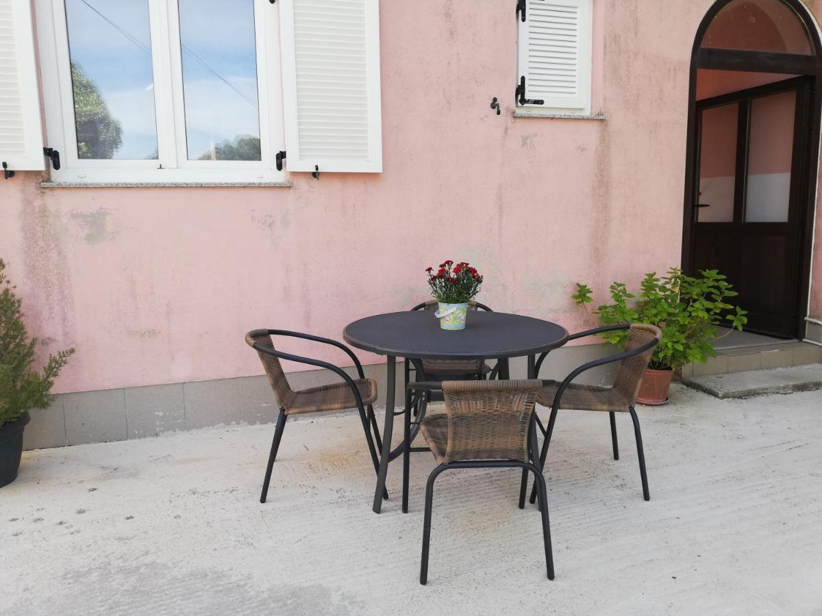 Apartment Sanja Premantura Exterior photo